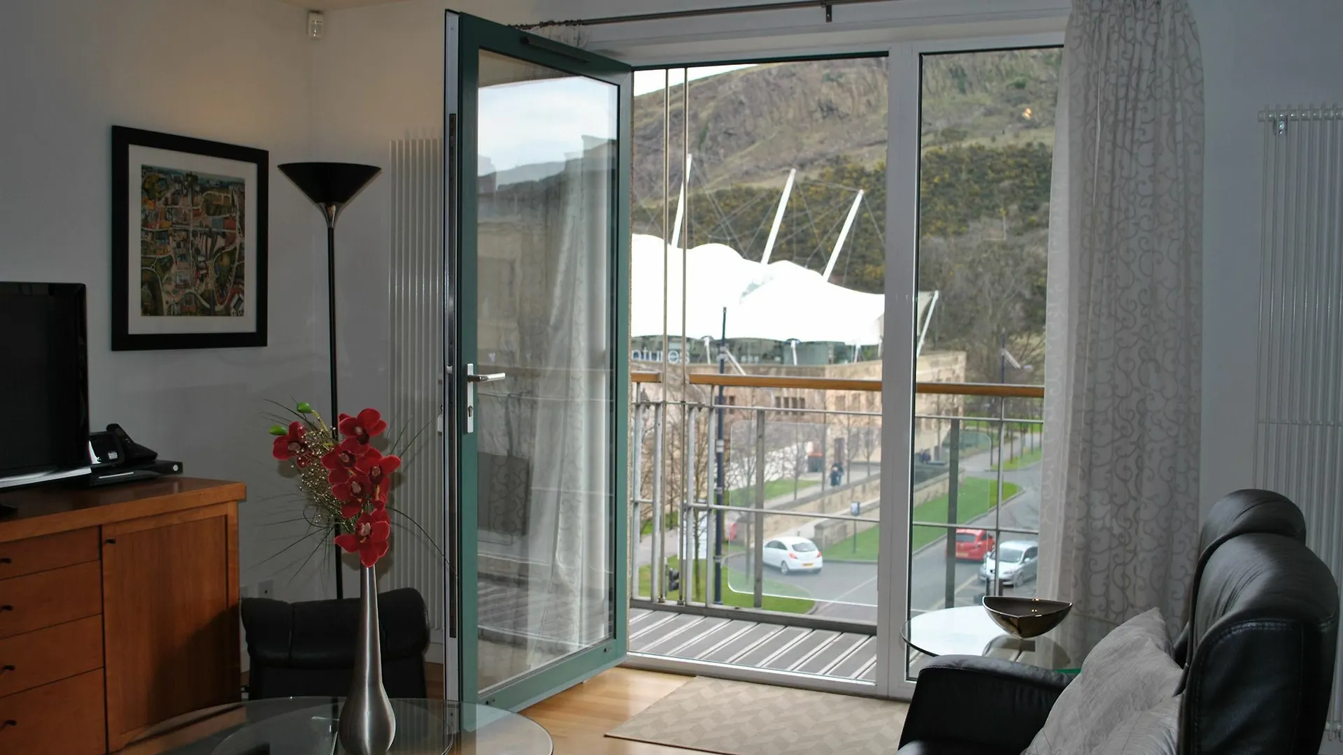 Dreamhouse Apartments Edinburgh Holyrood Park